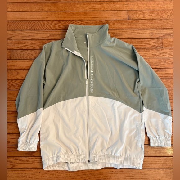 Under Armour Women's Woven Full Zip Oversized Jacket size small - Picture 3 of 7